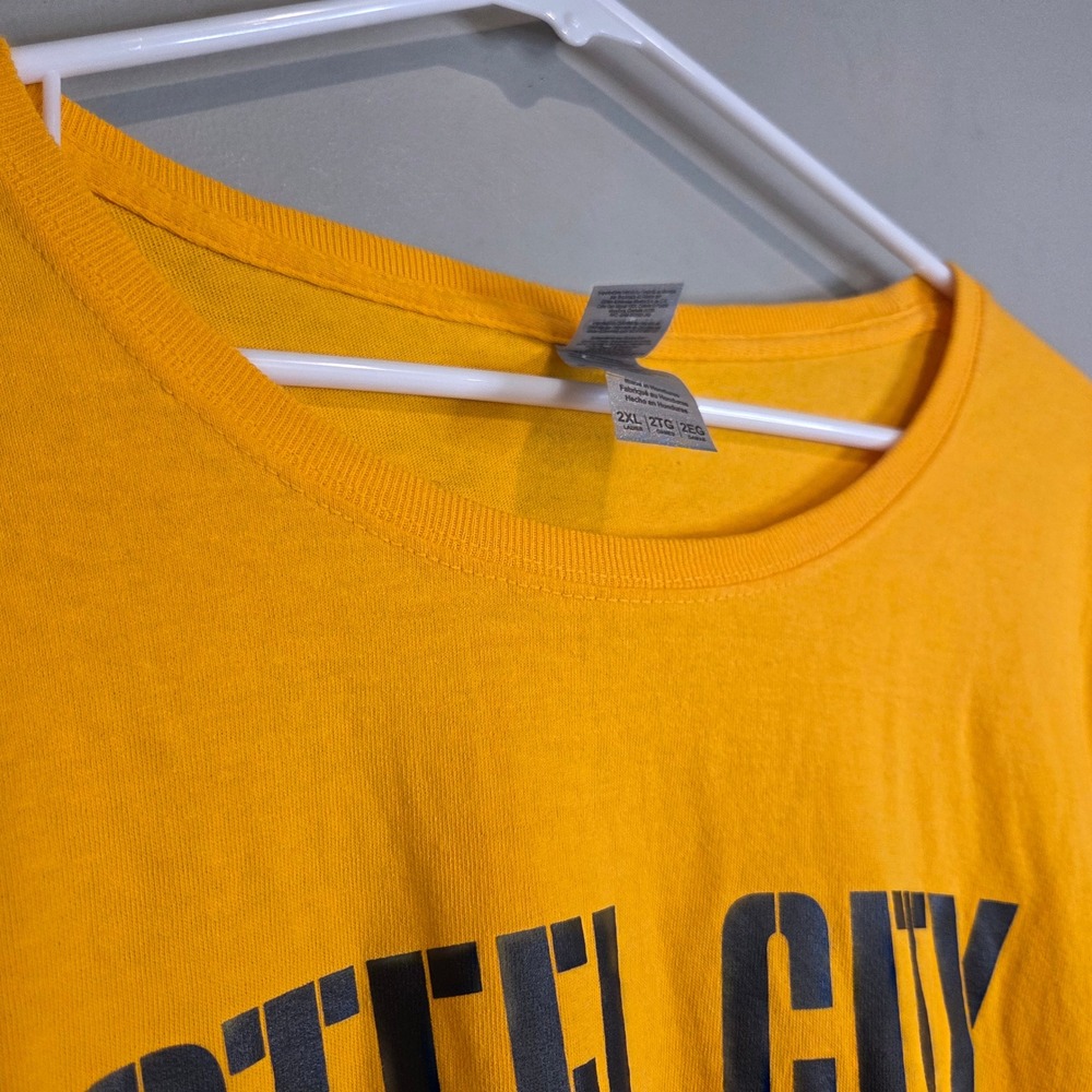 Gildan Steel City Pittsburgh Football T Shirt Mens 2XL Yellow Graphic Cotton Tee